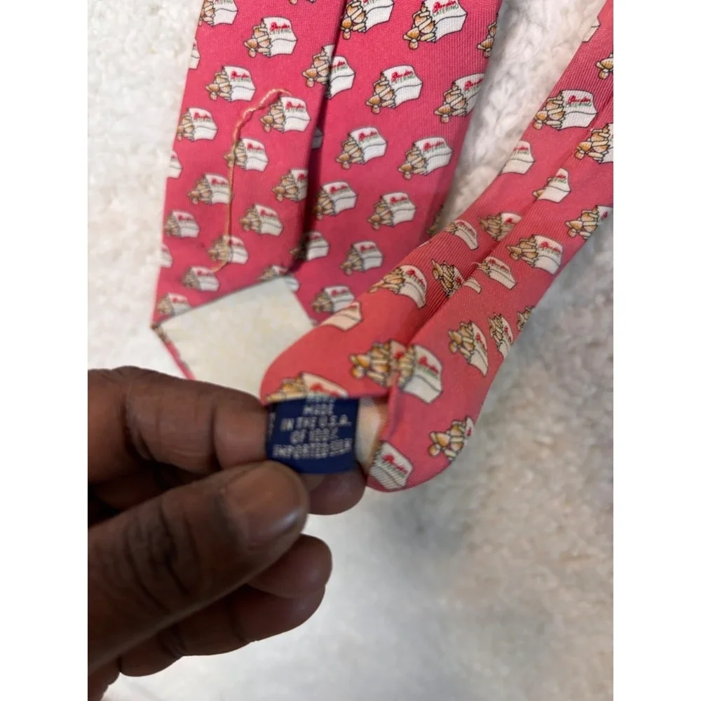 Vineyard Vines crafted discerning